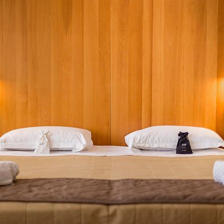 New Ipoint Hotel サン・ジョヴァンニ・イン・ペルシチェート エクステリア 写真
