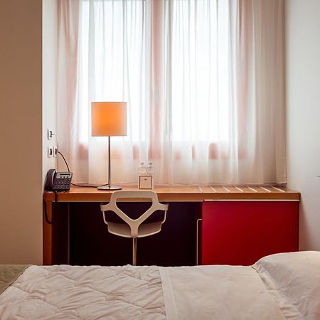 New Ipoint Hotel サン・ジョヴァンニ・イン・ペルシチェート エクステリア 写真
