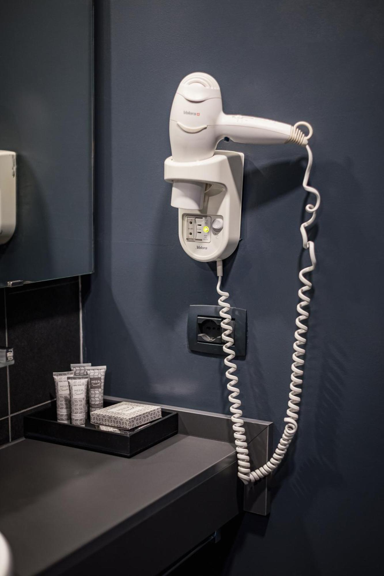 New Ipoint Hotel サン・ジョヴァンニ・イン・ペルシチェート エクステリア 写真