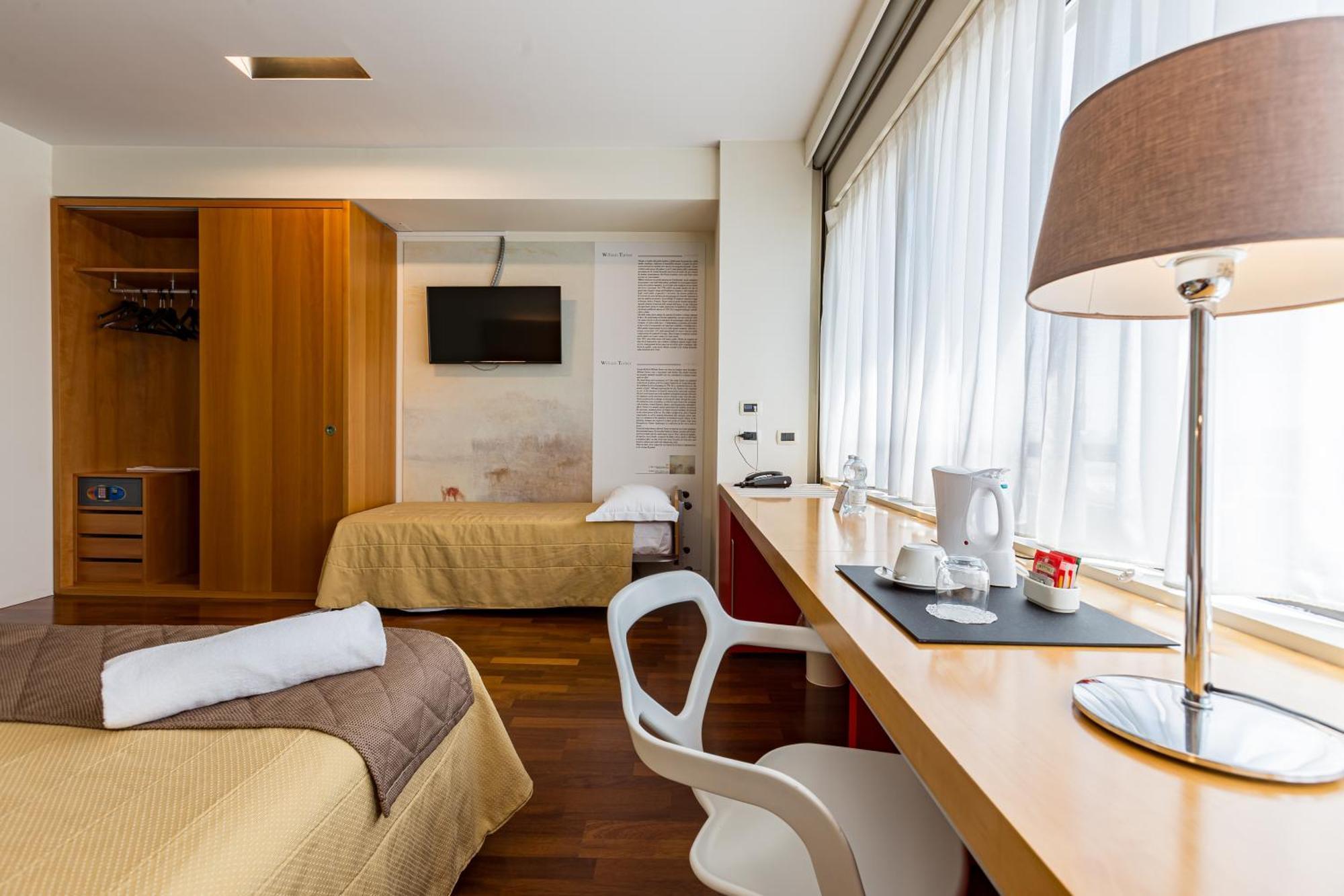 New Ipoint Hotel サン・ジョヴァンニ・イン・ペルシチェート エクステリア 写真