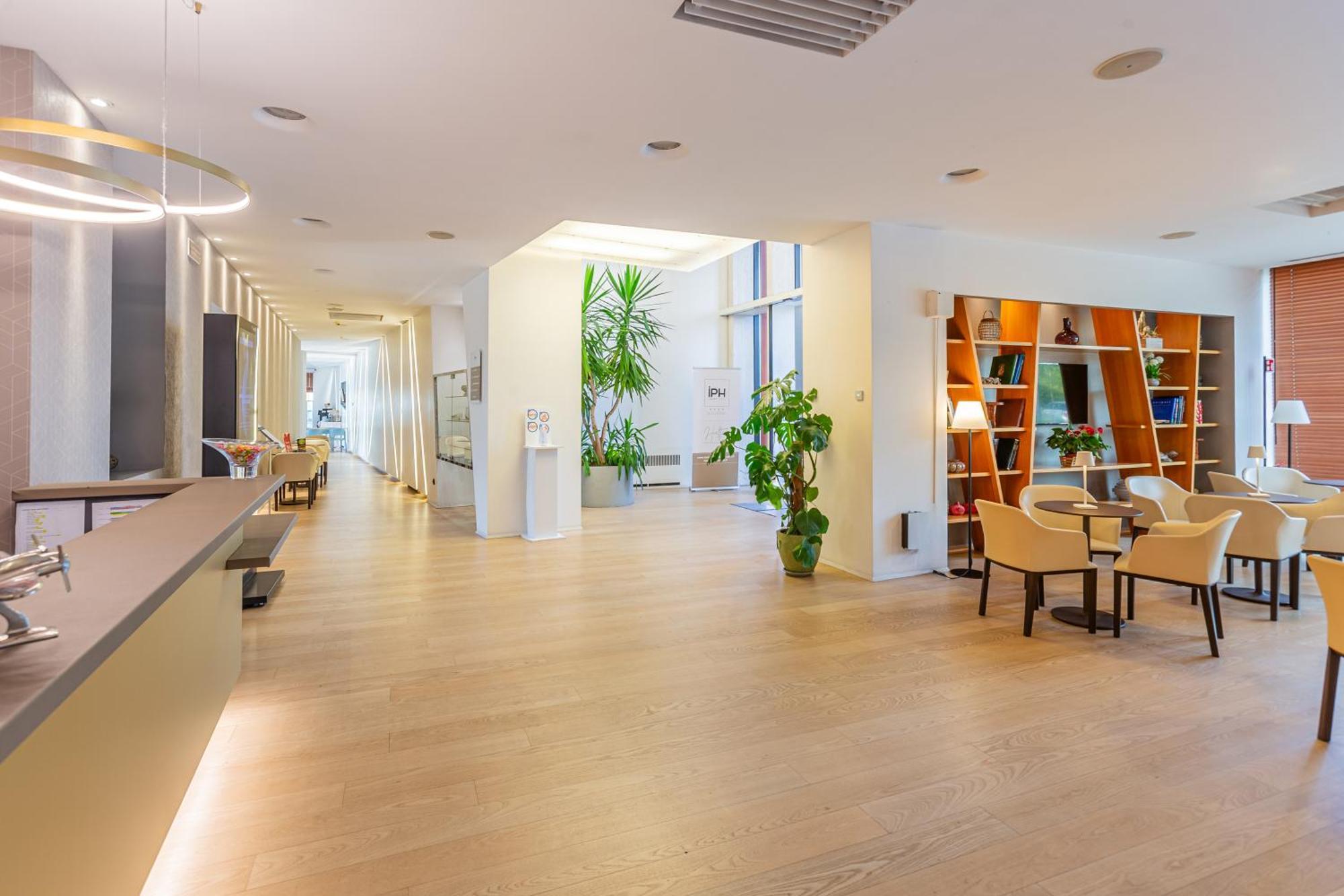 New Ipoint Hotel サン・ジョヴァンニ・イン・ペルシチェート エクステリア 写真