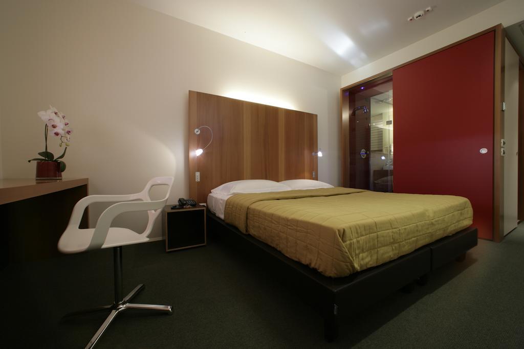 New Ipoint Hotel サン・ジョヴァンニ・イン・ペルシチェート エクステリア 写真